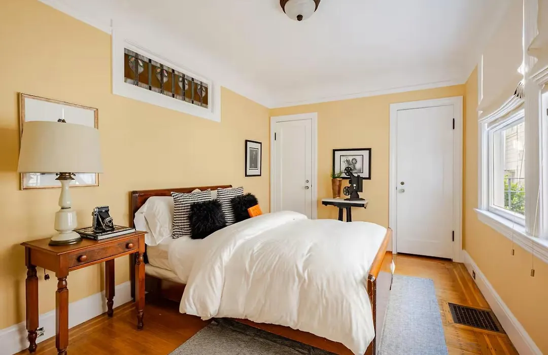 Nob Hill Charm-1